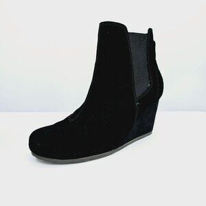 OTBT Dodge Wedge Booties 9.5 M Black Suede Leather Pull On Side Goring Chelsea